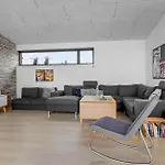 Cozy In With House Sea View 度假居