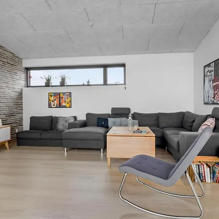 Cozy In With House Sea View بيت للعطل