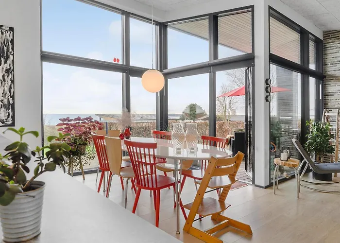 Ferienhaus Cozy In With House Sea View